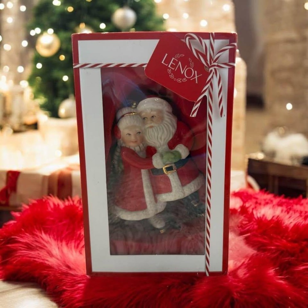 Lenox Porcelain Christmas Ice Skating Santa and‎ Mrs. Claus Ornament in Box